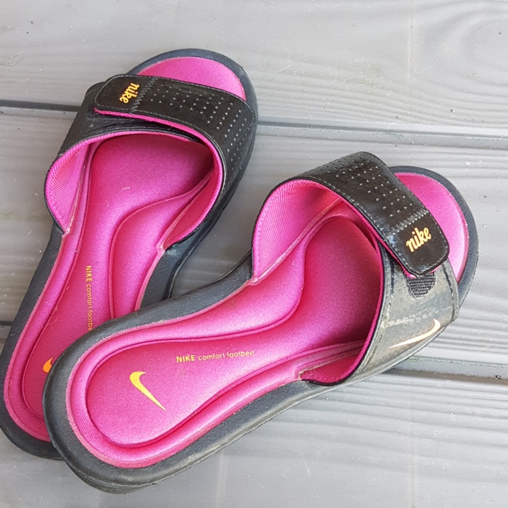 Nike slides